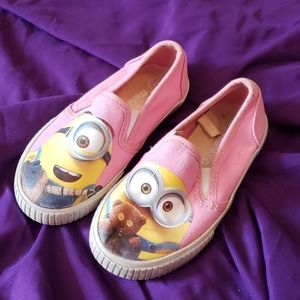 Toddler Girls minion slide ons
